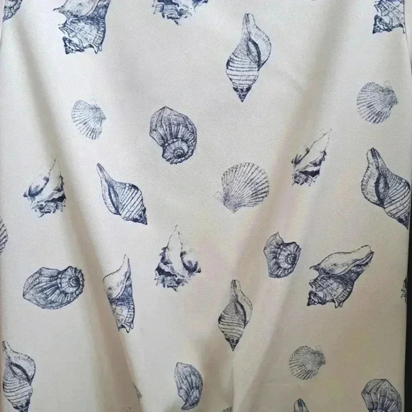 ❤️ RW&Co. Short Sleeved Top Blue White Shells Tie Front Size XS Lightweight - Picture 4 of 7